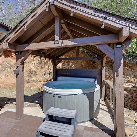 Beautiful Bryson City Home With Hot Tub And Mtn Views! Exterior photo