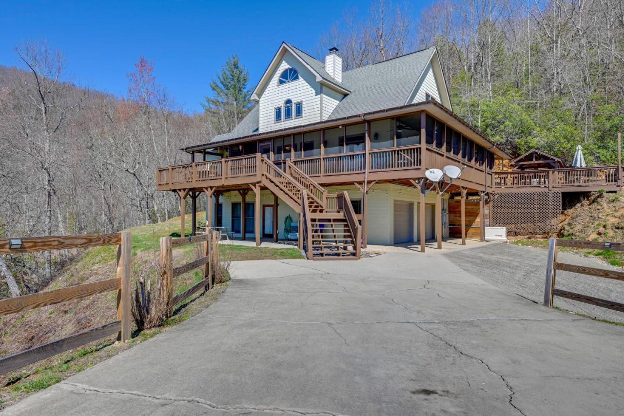 Beautiful Bryson City Home With Hot Tub And Mtn Views! Exterior photo