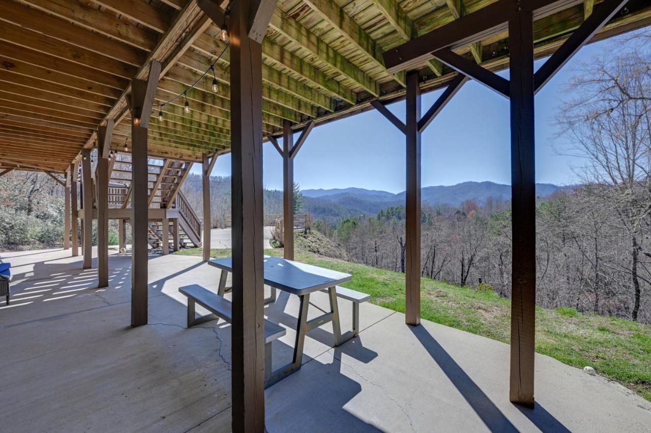 Beautiful Bryson City Home With Hot Tub And Mtn Views! Exterior photo