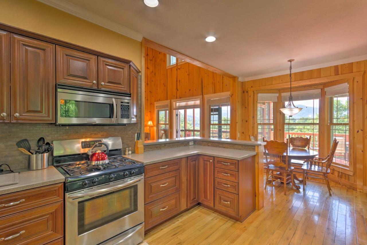 Beautiful Bryson City Home With Hot Tub And Mtn Views! Exterior photo