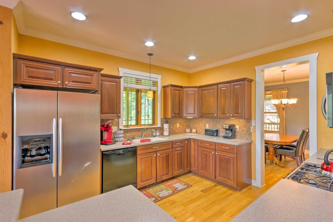 Beautiful Bryson City Home With Hot Tub And Mtn Views! Exterior photo
